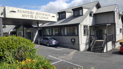 Ruapehu Mountain Motel & Lodge in Ohakune Ruapehu Mountain Motel & Lodge in Ohakune