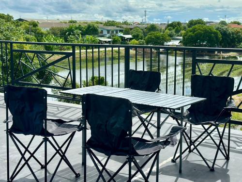 Balcony/terrace, The Nack Resort & Pool Villa บางบัวทอง in Bang Bua Thong Balcony/terrace, The Nack Resort & Pool Villa บางบัวทอง in Bang Bua Thong