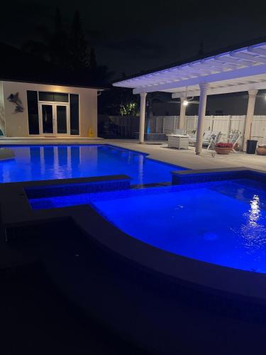 Swimming pool, The falls Suite Apto 2 in Kendall Swimming pool, The falls Suite Apto 2 in Kendall