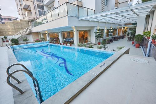 泳池, 皇冠帝國飯店 (Hotel Crowne Imperial) in 加德滿都 泳池, 皇冠帝國飯店 (Hotel Crowne Imperial) in 加德滿都