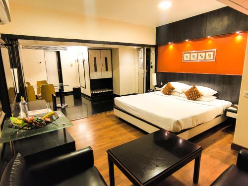 Ramee Guestline Hotel Khar, Mumbai in Khar Ramee Guestline Hotel Khar, Mumbai in Khar