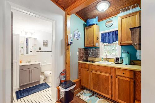 Crescent Beach Bungalow in Crescent Beach Crescent Beach Bungalow in Crescent Beach