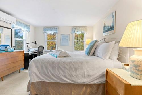 Bike trail, Tennis Court, Surrounded by nature