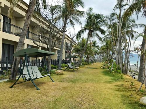 Garden, Kenting Moli Bay Seaview Resort Hotel in Fangshan Township Garden, Kenting Moli Bay Seaview Resort Hotel in Fangshan Township
