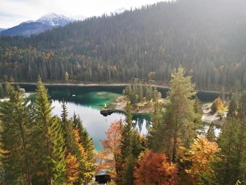 Sport és szabadidő, 10min zu den Bergbahnen Tiefgarage & Wifi inkl. Bergsicht & Ruhe in Trin-Digg Sport és szabadidő, 10min zu den Bergbahnen Tiefgarage & Wifi inkl. Bergsicht & Ruhe in Trin-Digg