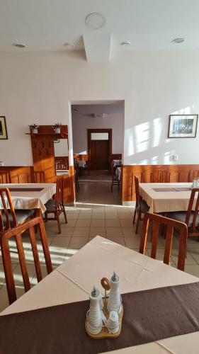 Restaurante, Korona And Restaurant in Miercurea-Ciuc Restaurante, Korona And Restaurant in Miercurea-Ciuc