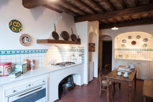Facilities, Apartment in LuxuryProperty PrivatePOOL Garden BBQ AirC x8 in Castelnuovo Di Porto Facilities, Apartment in LuxuryProperty PrivatePOOL Garden BBQ AirC x8 in Castelnuovo Di Porto