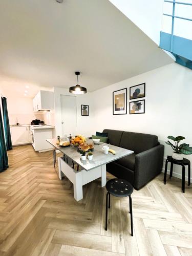Facilities, La Maison Hugo in Montreuil Facilities, La Maison Hugo in Montreuil
