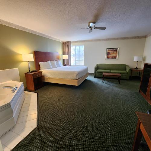 Baymont by Wyndham Mackinaw City in Mackinaw City Center Baymont by Wyndham Mackinaw City in Mackinaw City Center