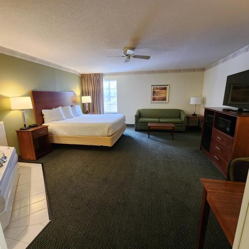 Baymont by Wyndham Mackinaw City in Mackinaw City Center Baymont by Wyndham Mackinaw City in Mackinaw City Center