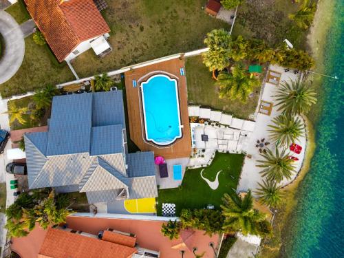 Surrounding environment, Ultimate Beach Villa Pool, Games & Pedal Boats L12 in Kendale Lakes Surrounding environment, Ultimate Beach Villa Pool, Games & Pedal Boats L12 in Kendale Lakes