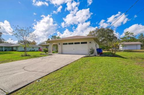 Bikes, Yard and Fire Pit at Upscale Lecanto Home! in Homosassa (Florida) Bikes, Yard and Fire Pit at Upscale Lecanto Home! in Homosassa (Florida)