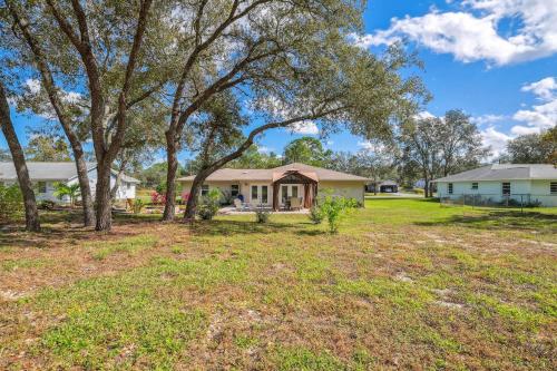 Bikes, Yard and Fire Pit at Upscale Lecanto Home! in Homosassa (Florida) Bikes, Yard and Fire Pit at Upscale Lecanto Home! in Homosassa (Florida)