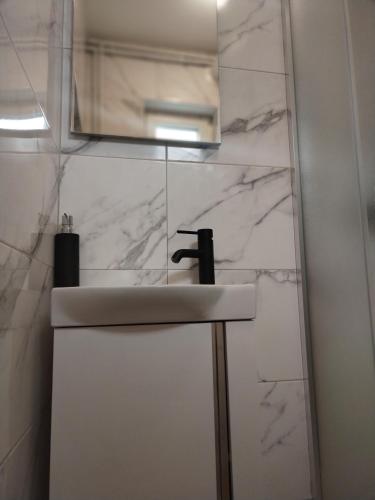 Fürdőszoba, Studio apartman Oboj Maksimir self check in in Maksimir Fürdőszoba, Studio apartman Oboj Maksimir self check in in Maksimir