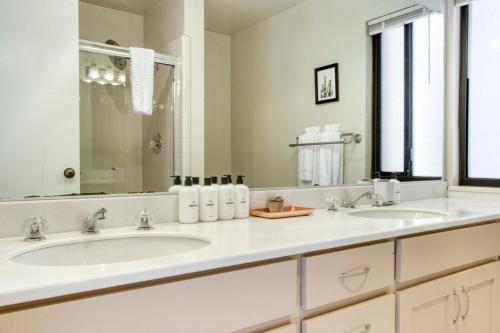 Facilities, Twin Peaks 2br w patio nr groceries coffee SFO-1545 near San Francisco Botanical Garden Facilities, Twin Peaks 2br w patio nr groceries coffee SFO-1545 near San Francisco Botanical Garden