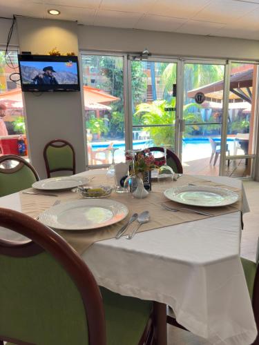 Gran Hotel Paris in La Ceiba Gran Hotel Paris in La Ceiba