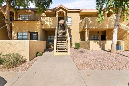 The Hidden Gem, King bed & Swimming Pool! in Gilbert The Hidden Gem, King bed & Swimming Pool! in Gilbert