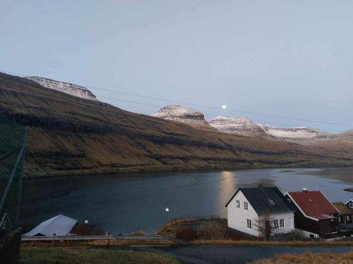 הסביבה הקרובה, Fjord Guesthouse in Gjogv הסביבה הקרובה, Fjord Guesthouse in Gjogv