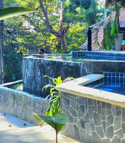 مسبح, Jungle Fever Koh Chang in لونلي بيتش مسبح, Jungle Fever Koh Chang in لونلي بيتش