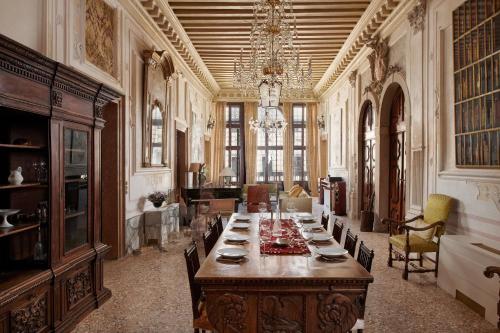 Palazzo Lena Piano Nobile