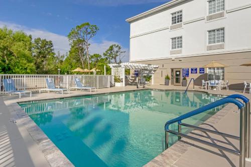Zwembad, Comfort Inn & Suites Port Charlotte-Punta Gorda in Port Charlotte (FL) Zwembad, Comfort Inn & Suites Port Charlotte-Punta Gorda in Port Charlotte (FL)