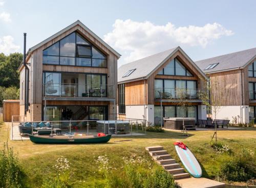 All Aboard ML53 HOT TUB Lakeside Spa