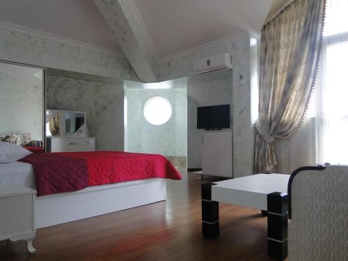 This photo about Hotel Family shared on HyHotel.com