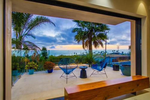 Sunset Cliffs Modern Luxury Estate w Ocean Views, Oversized Spa, AC, Yard! in Sunset Cliffs Sunset Cliffs Modern Luxury Estate w Ocean Views, Oversized Spa, AC, Yard! in Sunset Cliffs