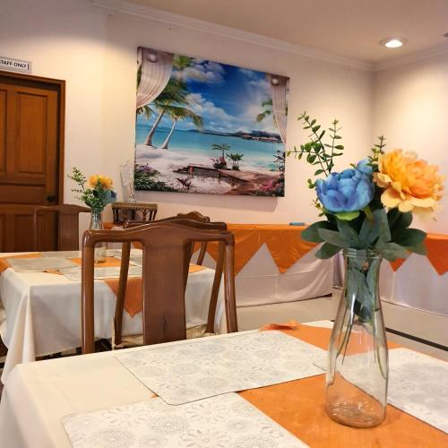 Restaurant, Serene Sands Health Resort in Bang La Mung Restaurant, Serene Sands Health Resort in Bang La Mung