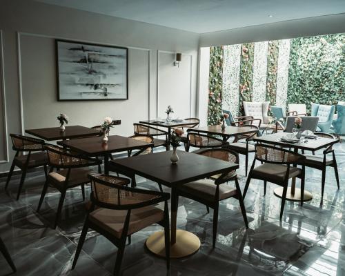 Restaurant, City Hotel by Waves in Kénitra Restaurant, City Hotel by Waves in Kénitra
