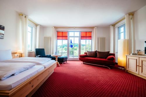 Deutenhof Hotel, Restaurant & Veranstaltung in Bad Abbach Deutenhof Hotel, Restaurant & Veranstaltung in Bad Abbach