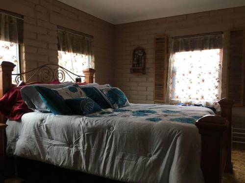 Gallo Libre Ranch House in Arivaca, AZ in 薩薩比 (AZ) Gallo Libre Ranch House in Arivaca, AZ in 薩薩比 (AZ)
