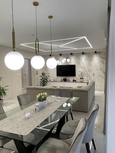 Luxury Home with Jakuzzi near Neusiedler See in เฟอร์ตอสเซนต์มิคลอส Luxury Home with Jakuzzi near Neusiedler See in เฟอร์ตอสเซนต์มิคลอส