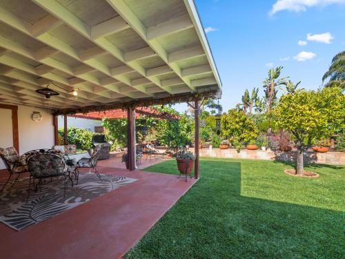 Bay Park Garden Paradise - central Location, AC, Washer Dryer & Private yard! in Bay Park Bay Park Garden Paradise - central Location, AC, Washer Dryer & Private yard! in Bay Park