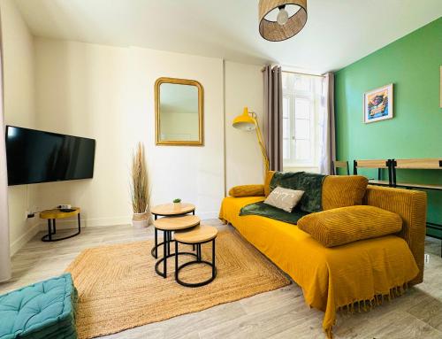 Cosy Louvel, Superbe apt au cœur d'Angoulême (Cosy Louvel, Superbe apt au cœur d'Angouleme) in Angouleme City Center Cosy Louvel, Superbe apt au cœur d'Angoulême (Cosy Louvel, Superbe apt au cœur d'Angouleme) in Angouleme City Center
