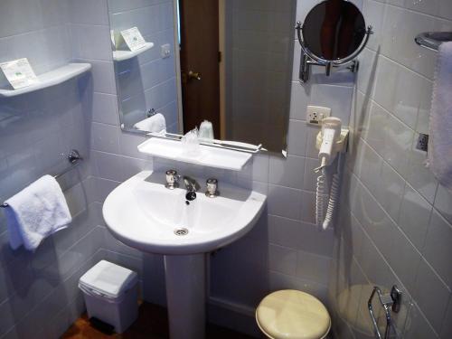 This photo about OYO Hotel La Pardina shared on HyHotel.com