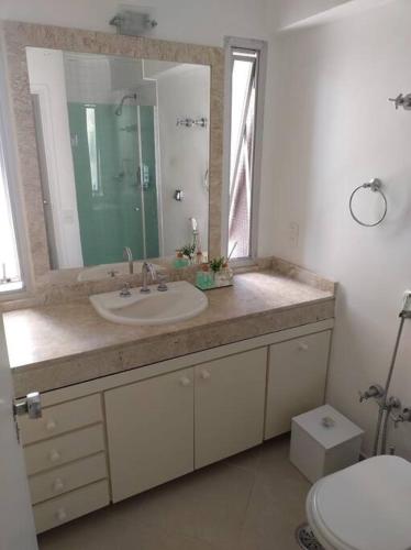 Apto Pitangueiras vista para o Mar in Morro do Maluf Apto Pitangueiras vista para o Mar in Morro do Maluf