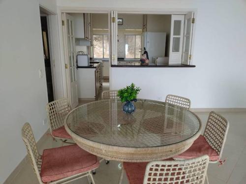 Apto Pitangueiras vista para o Mar in Morro do Maluf Apto Pitangueiras vista para o Mar in Morro do Maluf