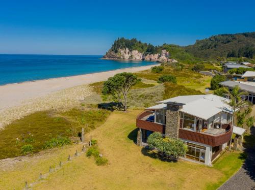 נוף חוץ, Absolute Beachfront Paradise - Whiritoa Beach Home in טאירואה נוף חוץ, Absolute Beachfront Paradise - Whiritoa Beach Home in טאירואה