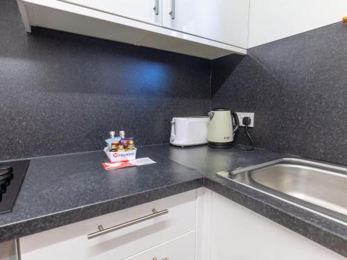 Apartment Towerhill Apartment by Interhome in เวสต์ฮิล Apartment Towerhill Apartment by Interhome in เวสต์ฮิล