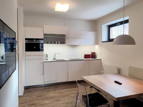 Kitchen, Tichy Apartman u Mumlavskeho vodopadu 2KK s garazi v tesne blizkosti Hornickeho muzea - by Relax Har in Ryzoviste Kitchen, Tichy Apartman u Mumlavskeho vodopadu 2KK s garazi v tesne blizkosti Hornickeho muzea - by Relax Har in Ryzoviste