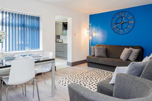 Létesítmények, Contractors 8beds Off Road Vanparking 3 Bathrooms in Swaythling Létesítmények, Contractors 8beds Off Road Vanparking 3 Bathrooms in Swaythling