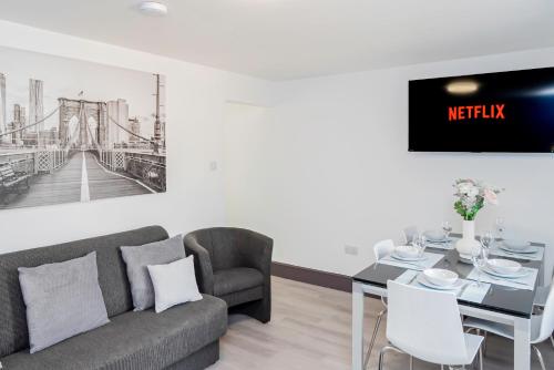 Létesítmények, Contractors 8beds Off Road Vanparking 3 Bathrooms in Swaythling Létesítmények, Contractors 8beds Off Road Vanparking 3 Bathrooms in Swaythling