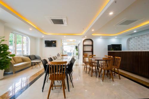 Shared lounge/TV area, Gia An Hotel near Whale Temple Shared lounge/TV area, Gia An Hotel near Whale Temple