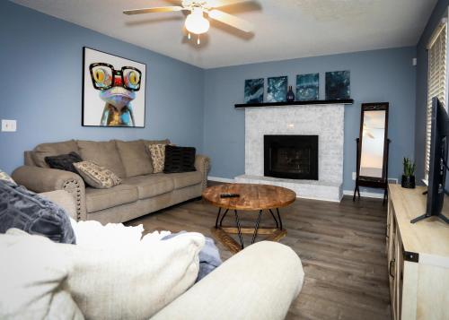 共用Lounge/電視區, 4Bedroom 3Bath Home Near Fort Jackson in 厄莫 共用Lounge/電視區, 4Bedroom 3Bath Home Near Fort Jackson in 厄莫