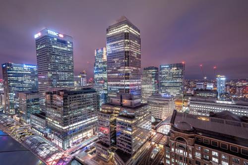 Stylish 2-Bed Apartment, sleeps 6 in Stratford E15 in London Stylish 2-Bed Apartment, sleeps 6 in Stratford E15 in London