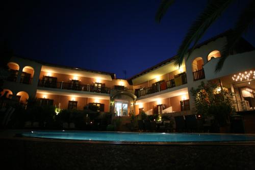 ทางเข้า, Stamos Hotel in ชาลคิดีคี ทางเข้า, Stamos Hotel in ชาลคิดีคี