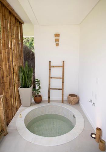 Pezsgőfürdő, Koserê Exclusive Suites (Kosere Exclusive Suites) in Praia do Veloso Pezsgőfürdő, Koserê Exclusive Suites (Kosere Exclusive Suites) in Praia do Veloso