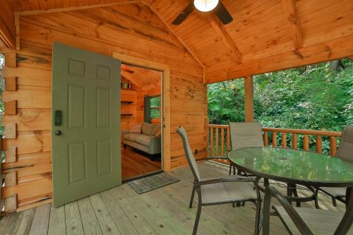 Bryce Cabin Lookout Mtn Tiny Home W Swim Spa near Ruby-vízesés Bryce Cabin Lookout Mtn Tiny Home W Swim Spa near Ruby-vízesés