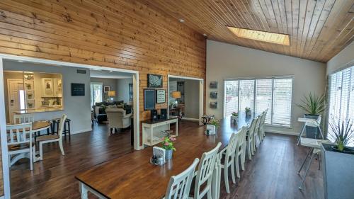 Tampilan eksterior, 5 Bedroom Family Gathering Home with Indoor Hot Tub in Huron (OH) Tampilan eksterior, 5 Bedroom Family Gathering Home with Indoor Hot Tub in Huron (OH)